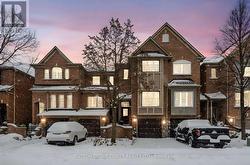 29 BLUEWATER COURT  Toronto, ON M8V 4A7