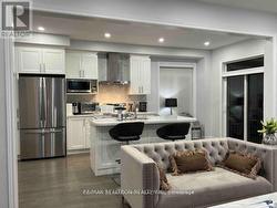 121 MARIGOLD GARDENS  Oakville, ON L6H 0Y1