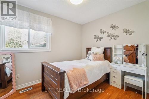 26 Wright Crescent, Caledon, ON - Indoor Photo Showing Bedroom