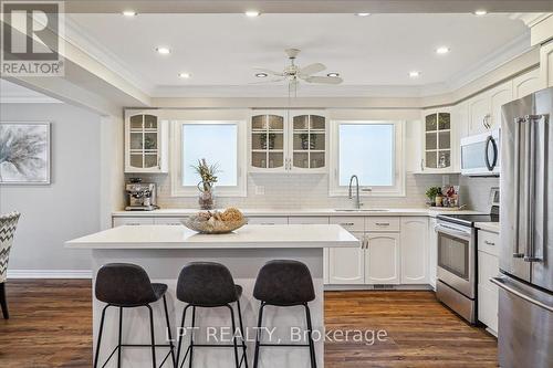 26 Wright Crescent, Caledon, ON - Indoor Photo Showing Kitchen With Upgraded Kitchen