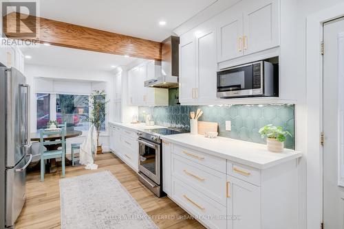 237 HOOVER CRESCENT  Hamilton, ON L9A 3H5