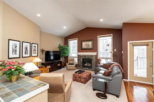 702 Haney St, Winnipeg, MB 