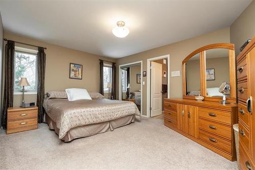 702 Haney St, Winnipeg, MB 