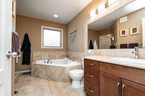 702 Haney St, Winnipeg, MB 