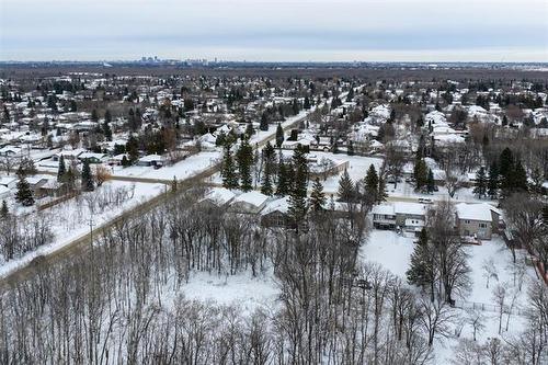 702 Haney St, Winnipeg, MB 