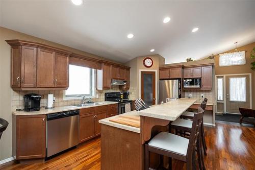 702 Haney St, Winnipeg, MB 