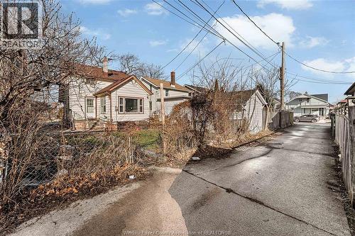 811 Elliott, Windsor, ON - Outdoor