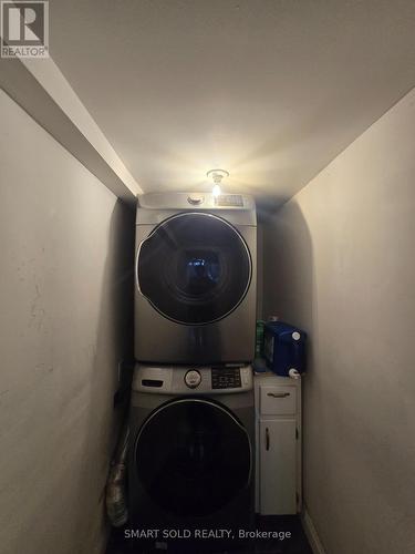 1078 Sawyer Avenue, Mississauga, ON - Indoor Photo Showing Laundry Room