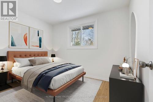 520 Teakwood Drive, Waterloo, ON - Indoor Photo Showing Bedroom