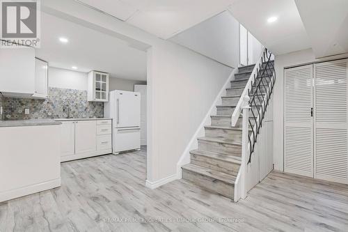 520 Teakwood Drive, Waterloo, ON - Indoor Photo Showing Kitchen
