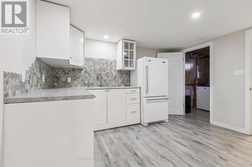 520 Teakwood Drive, Waterloo, ON - Indoor Photo Showing Kitchen