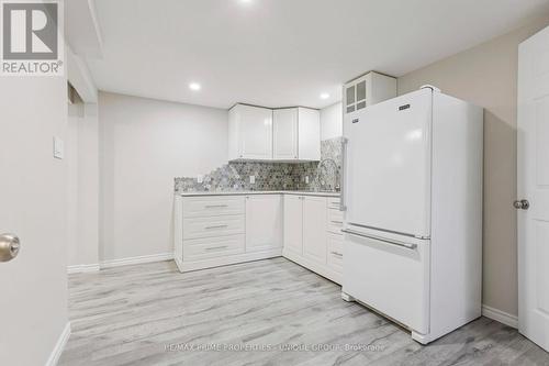 520 Teakwood Drive, Waterloo, ON - Indoor Photo Showing Kitchen