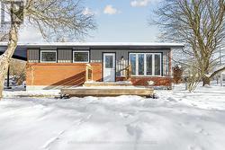 520 TEAKWOOD DRIVE  Waterloo, ON N2L 4L4