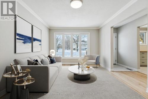 520 Teakwood Drive, Waterloo, ON - Indoor Photo Showing Living Room