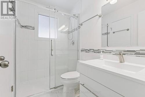 520 Teakwood Drive, Waterloo, ON - Indoor Photo Showing Bathroom