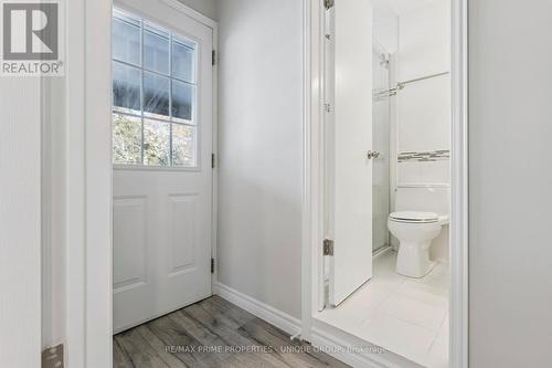 520 Teakwood Drive, Waterloo, ON - Indoor Photo Showing Bathroom