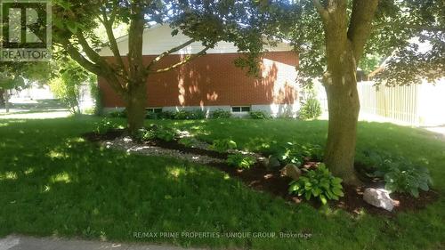 520 Teakwood Drive, Waterloo, ON - Outdoor