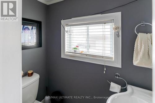 120 Rosethorn Avenue W, Toronto, ON - Indoor Photo Showing Bathroom
