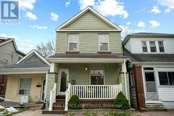 21 QUEENSDALE AVENUE  Toronto, ON M4J 1Y1