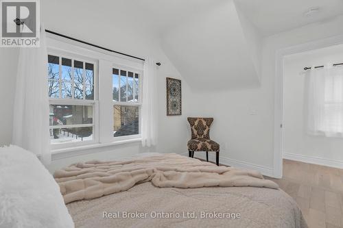 445 Moore Street, Cambridge, ON - Indoor Photo Showing Bedroom