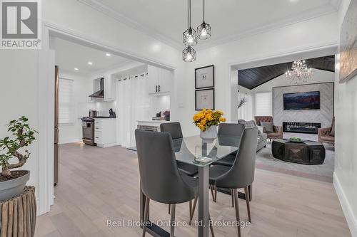 445 Moore Street, Cambridge, ON - Indoor Photo Showing Dining Room