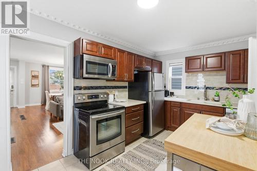 115 Banting Avenue, Oshawa (Central), ON - Indoor Photo Showing Kitchen With Stainless Steel Kitchen