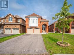 856 WRENWOOD DRIVE  Oshawa, ON L1K 0Y1