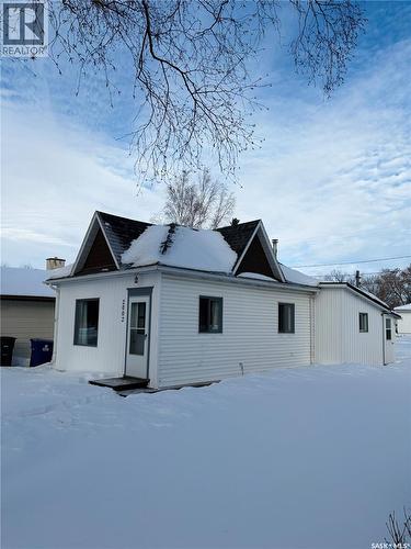 2002 3Rd Street, Rosthern, SK - Outdoor