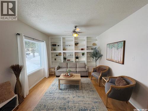 2002 3Rd Street, Rosthern, SK - Indoor Photo Showing Living Room