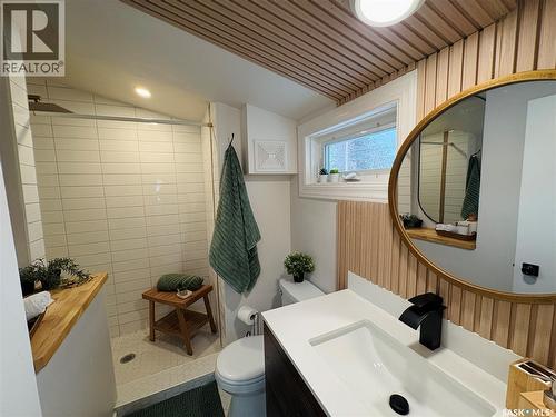 2002 3Rd Street, Rosthern, SK - Indoor Photo Showing Bathroom