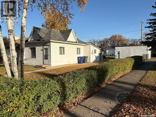 2002 3Rd Street, Rosthern, SK - Outdoor