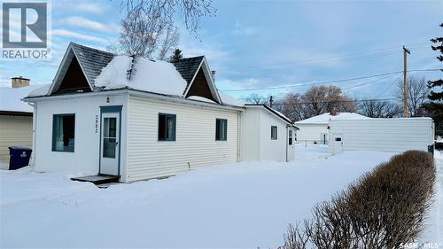 2002 3Rd Street, Rosthern, SK - Outdoor