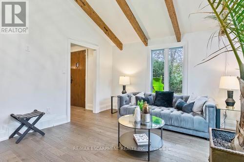 1294 Gatehouse Drive, Mississauga, ON - Indoor Photo Showing Living Room