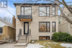 81 RANDOLPH ROAD  Toronto, ON M4G 3S1