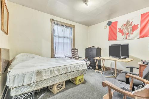 590 Spence Street, Winnipeg, MB - Indoor Photo Showing Bedroom