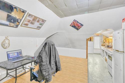 590 Spence Street, Winnipeg, MB - Indoor Photo Showing Other Room