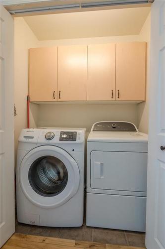37 Morley Avenue, Mitchell, MB - Indoor Photo Showing Laundry Room