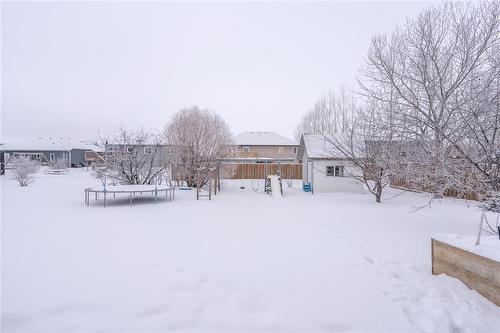 37 Morley Avenue, Mitchell, MB - Outdoor