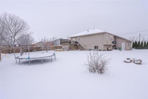 37 Morley Avenue, Mitchell, MB - Outdoor
