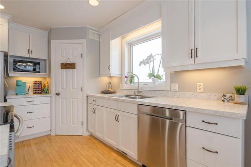37 Morley Avenue, Mitchell, MB - Indoor Photo Showing Kitchen With Double Sink