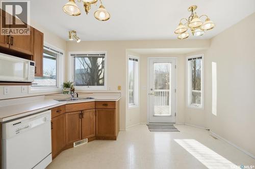 306 Budz Crescent, Saskatoon, SK - Indoor Photo Showing Kitchen With Double Sink