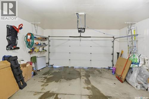 306 Budz Crescent, Saskatoon, SK - Indoor Photo Showing Garage
