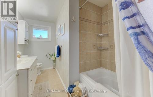 55 Gracefield Crescent, Kitchener, ON - Indoor Photo Showing Bathroom