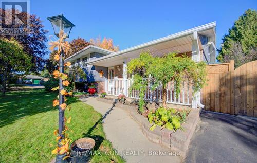 55 Gracefield Crescent, Kitchener, ON - Outdoor