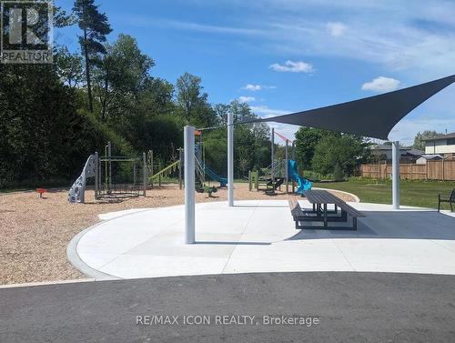 Alpine park - 55 Gracefield Crescent, Kitchener, ON - Outdoor