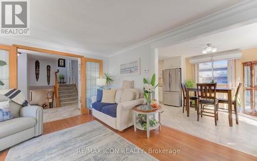 55 Gracefield Crescent, Kitchener, ON - Indoor Photo Showing Living Room