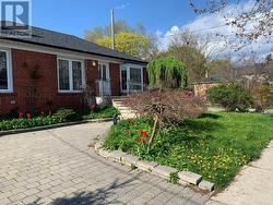 374 HORSHAM AVENUE  Toronto, ON M2R 1G9