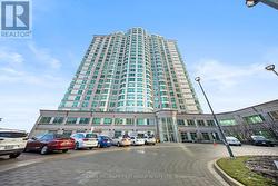 712 - 11 LEE CENTRE DRIVE  Toronto, ON M1H 3J5