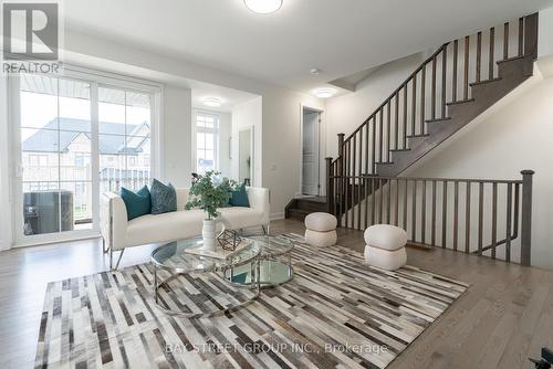 2 William Shearn Crescent, Markham, ON - Indoor Photo Showing Living Room