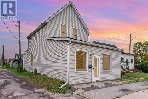 4 Robins Avenue, Hamilton, ON - Outdoor